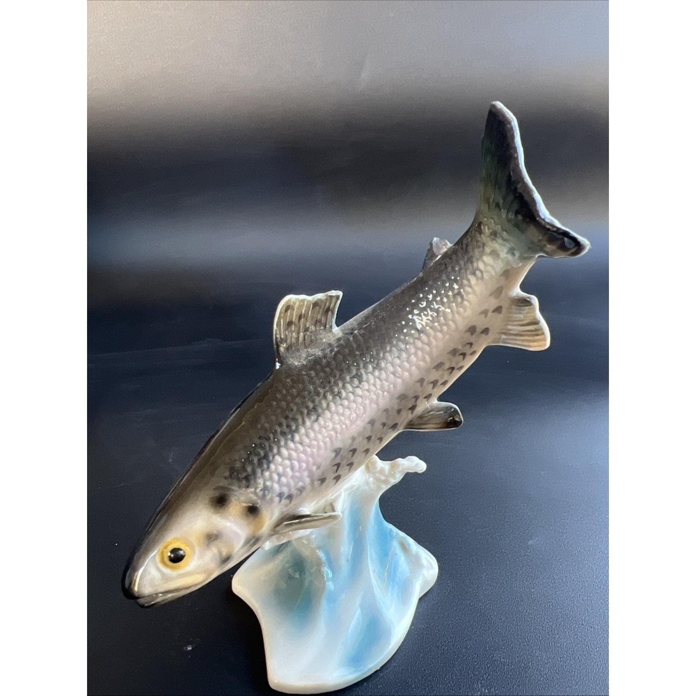 W. GERMANY GOEBEL TROUT FISH PORCELAIN FIGURINE CS 210 - TMK 6 -  1966 - 5 3/8"